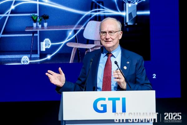 5G演进带来创新体验 高通Edward Tiedemann：5G-A还引入无人机通信等技术 title=